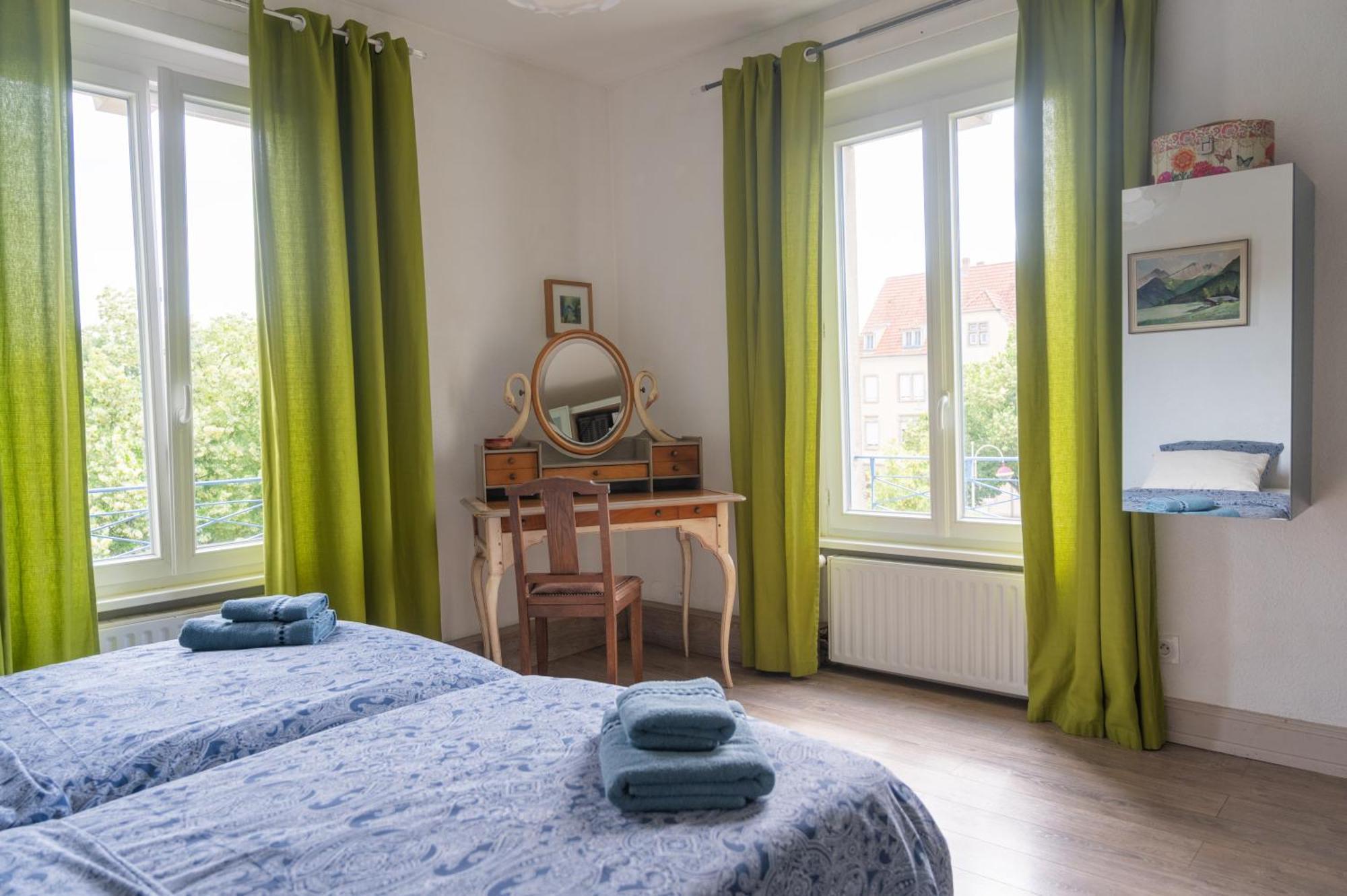 Combles Et Vous, Duplex T6 Colmar, Famille, Inclusive, Jardin&parking Vélos Appartement *