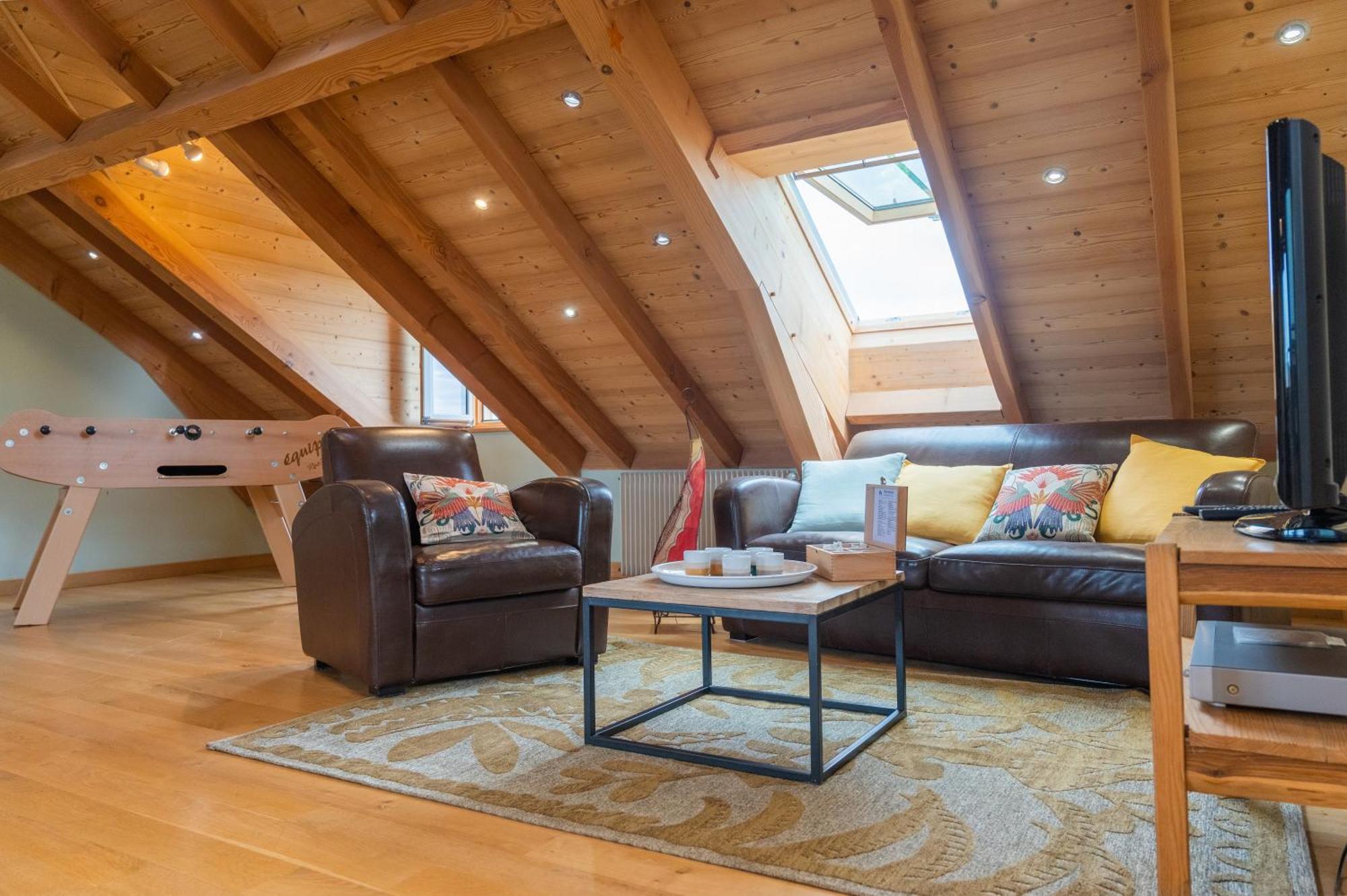 Combles Et Vous, Duplex T6 Colmar, Famille, Inclusive, Jardin&parking Vélos * Colmar