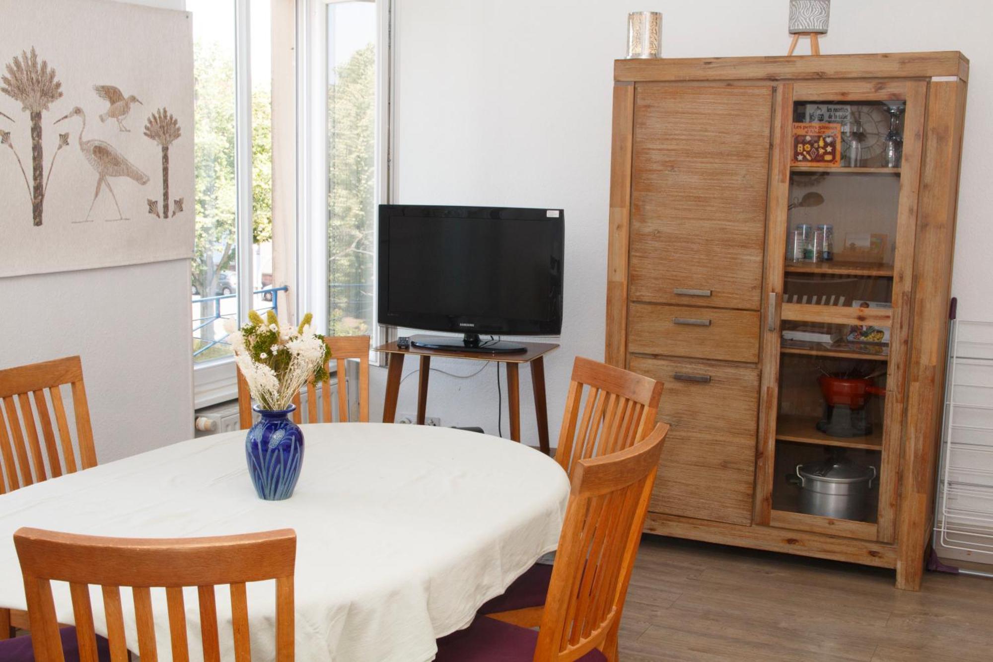 Combles Et Vous, Duplex T6 Colmar, Famille, Inclusive, Jardin&parking Vélos Appartement *